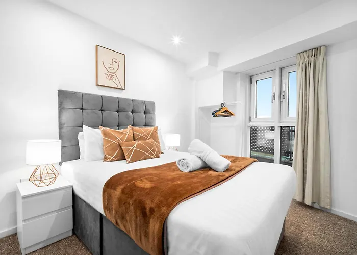 Elegant Two-Bedroom Apartment - Central Location - Private Parking - Balconies 1109M