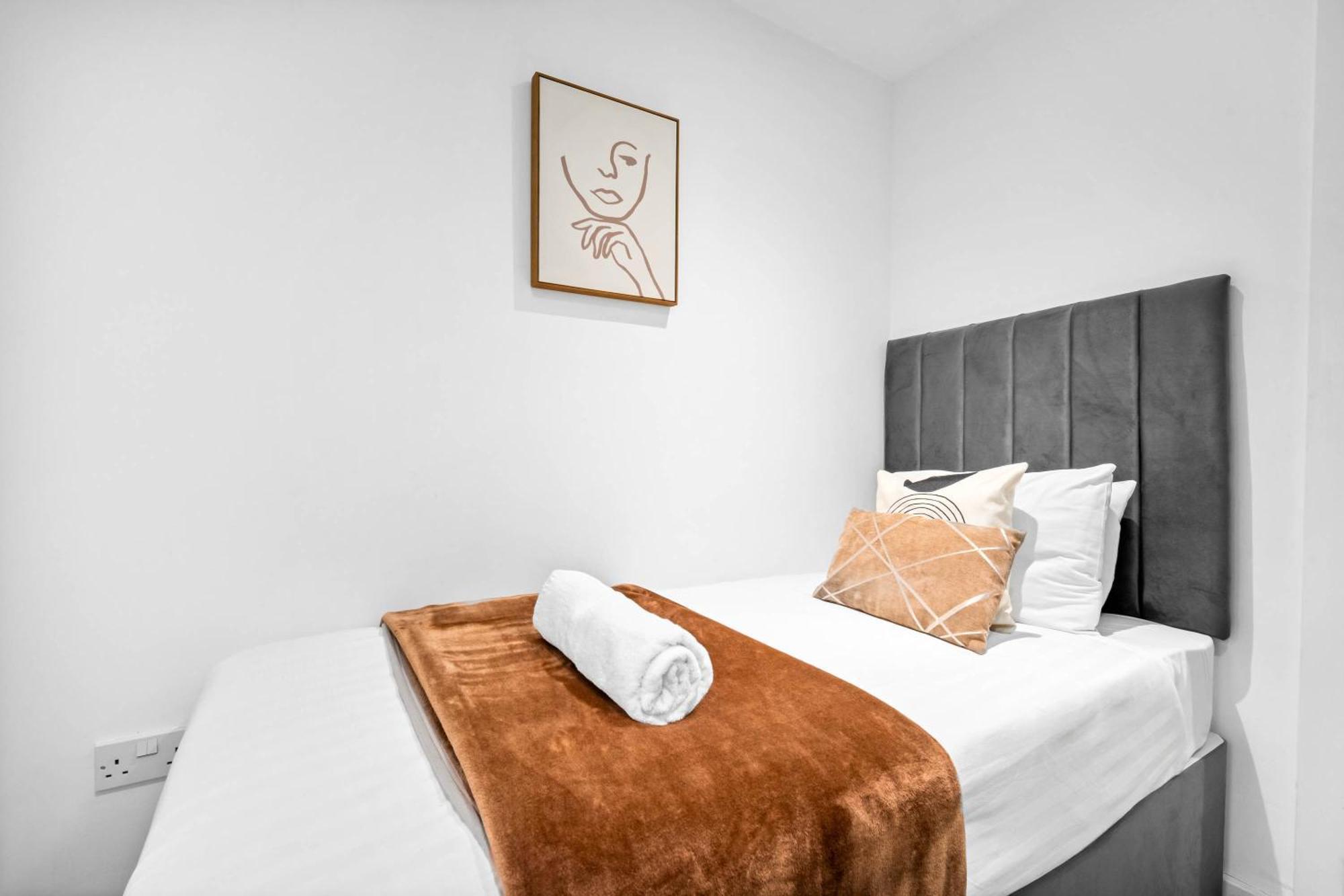 Elegant Two-bedroom - Location - Private Parking - Balconies 1109m